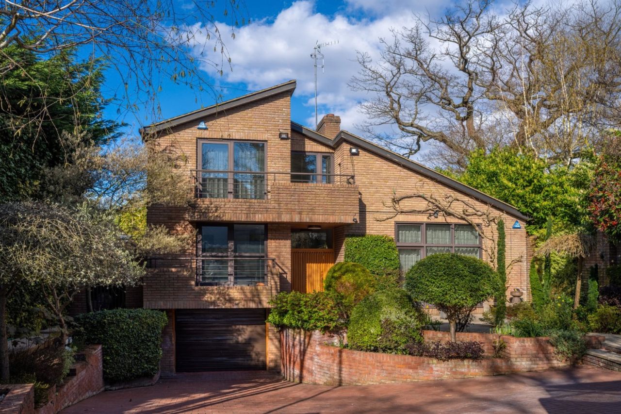 40 West Heath Road